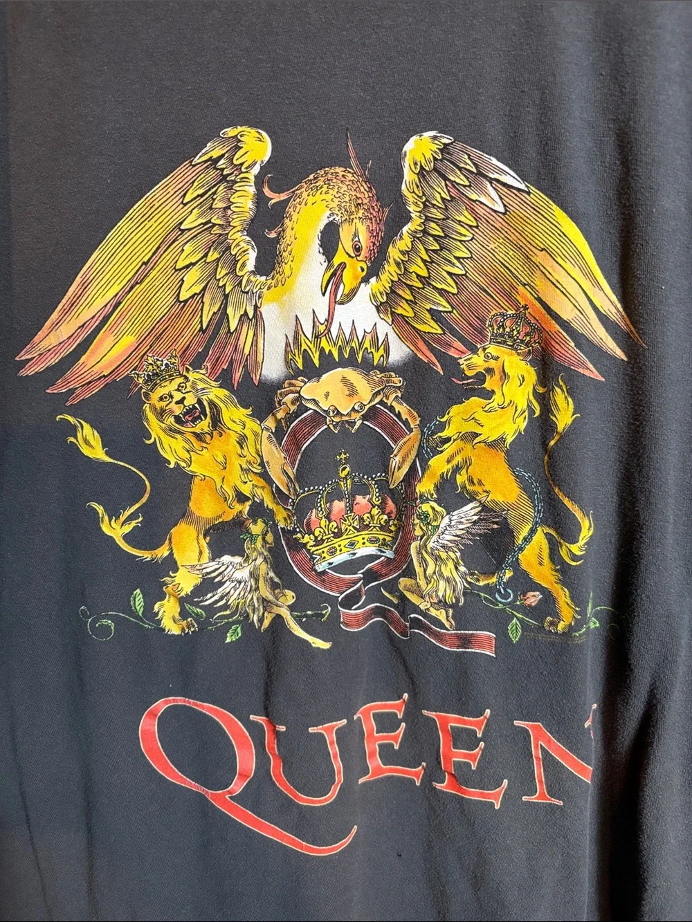 Queen tiny front graphic